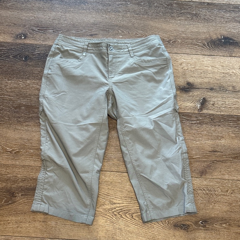 Kuhl green‎ capri pants 6